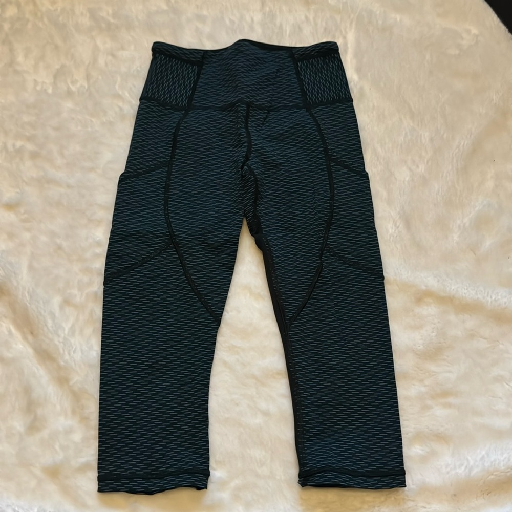 Lululemon HR Crops 17” Teal and Black 4